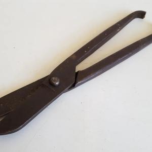 FIT large old tin snips